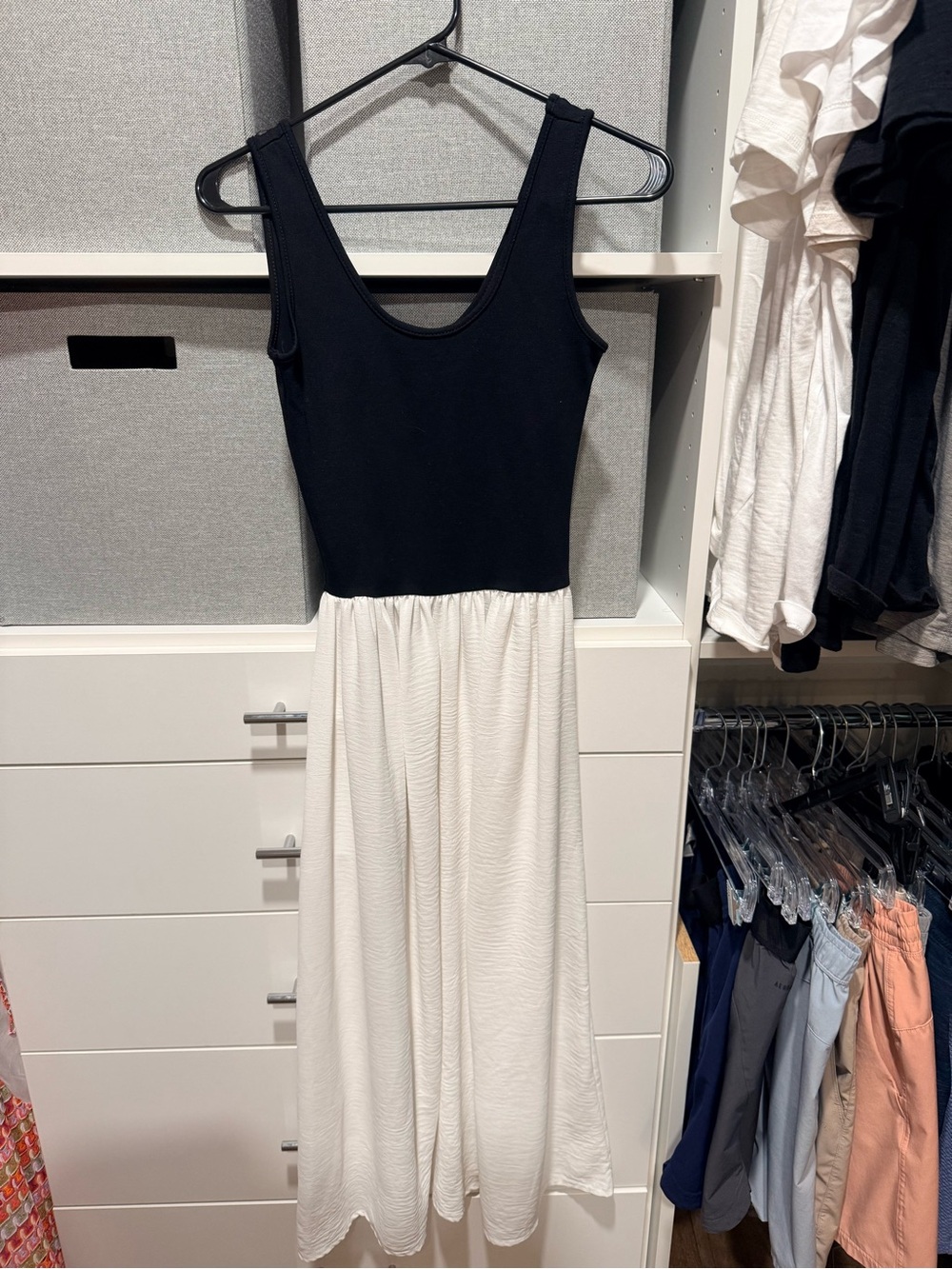 Sleeveless Black and White Midi Dress